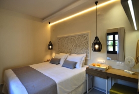 Blue_View_Villas_Stalis_Crete_103_Bedroom05_1000p